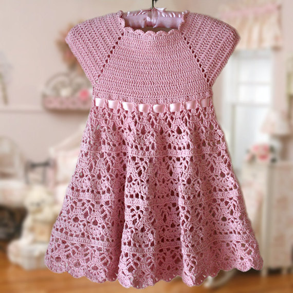 Knitted dress for girls