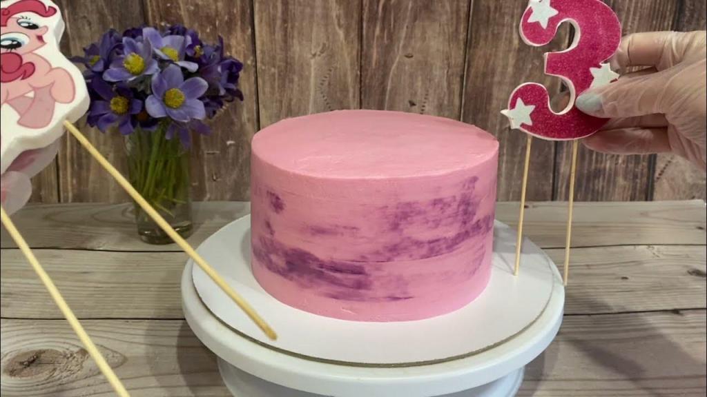 Розовый торт 