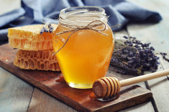 Royal jelly. Properties and Application