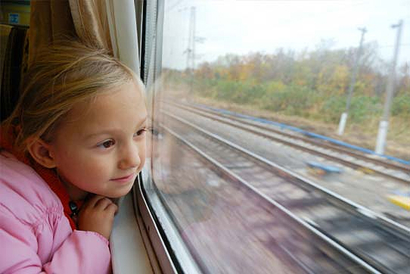 С какого возраста можно ездить на поезде одному