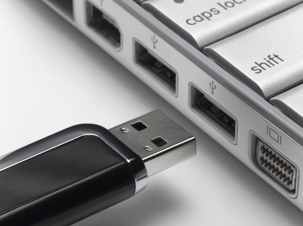 Подключение USB-накопителя