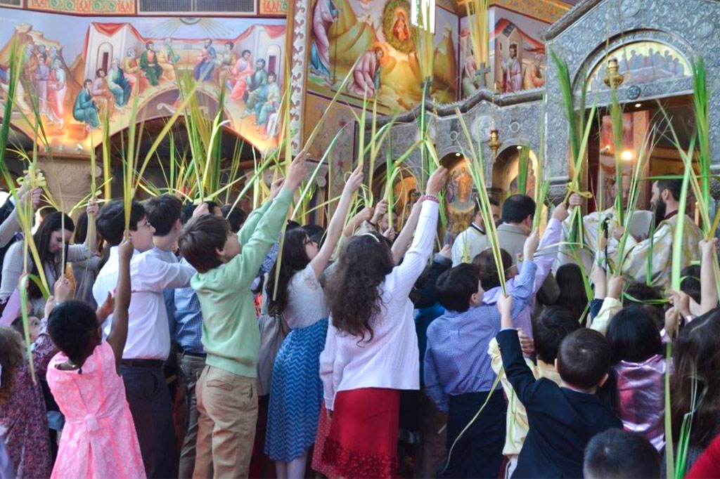 Можно кормить детей перед причастием. Palm Sunday in Orthodox Church. Причастие детей после 7.