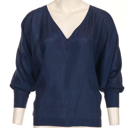 blouse with round yoke and one-piece sleeve