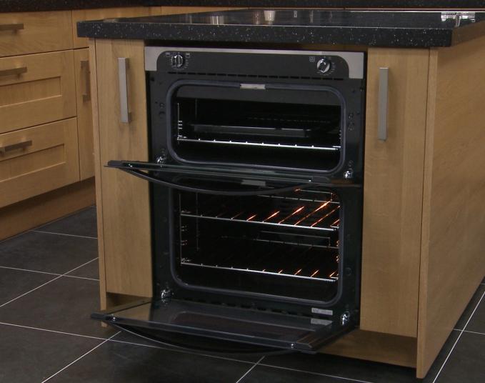 Built-in electric oven