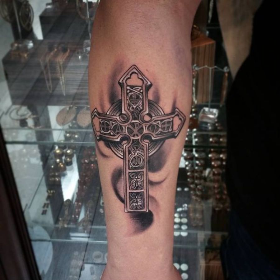 татуировка крест на руке значение