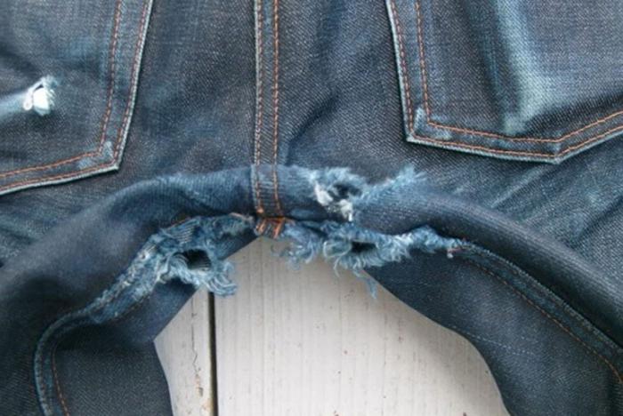 что делать если протерлись джинсы между ног как зашить