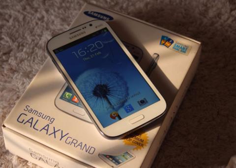 смартфон Samsung Galaxy Grand Duos GT-I9082 
