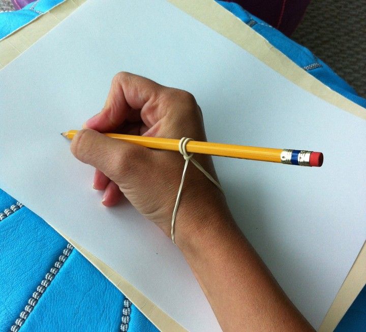 Как научить держать ручку