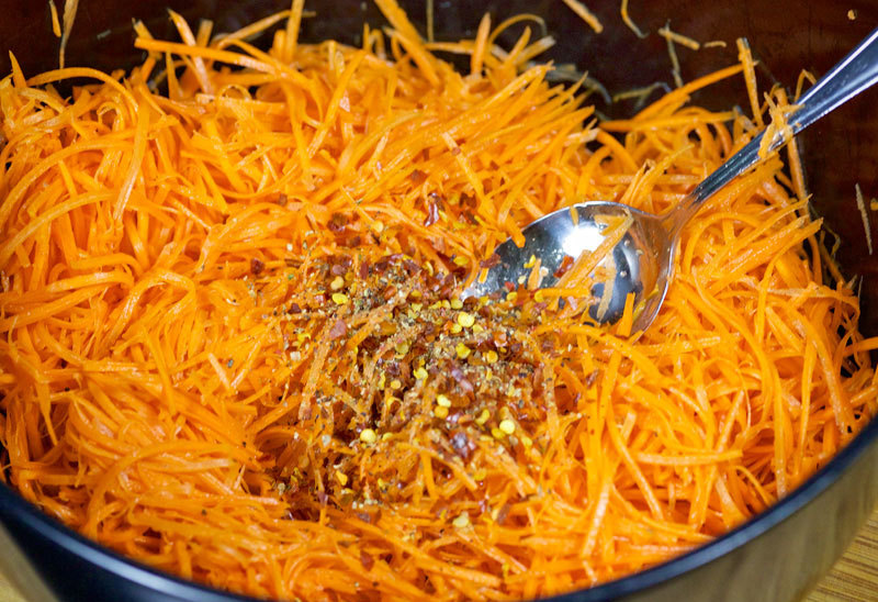 Приготовление корейской морковки
