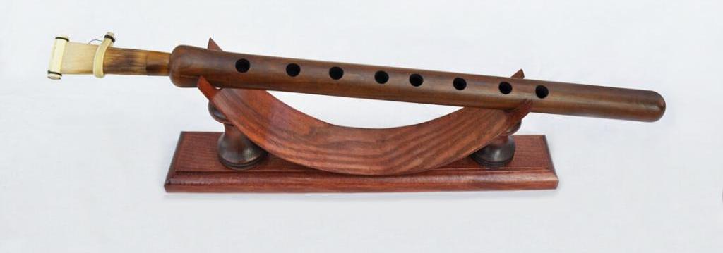 армянский струнный музыкальный инструмент