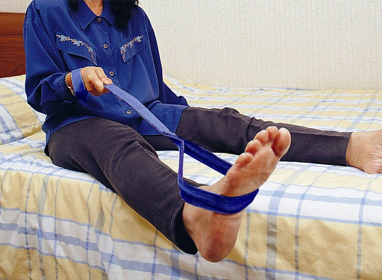 Как восстанавливаются ноги. Реабилитация ног после инсульта. Реабилитация стопы после инсульта. Лечебная физкультура при парезе стопы. Приспособления для больных с ампутацией конечностей.