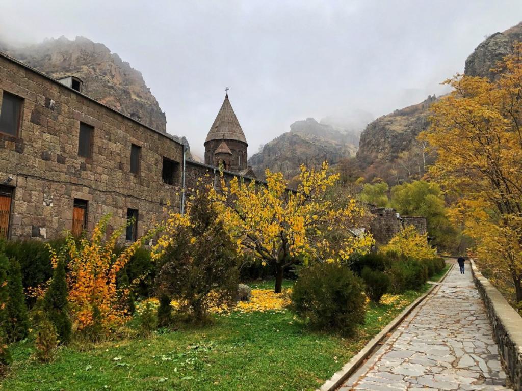 Армения в октябре