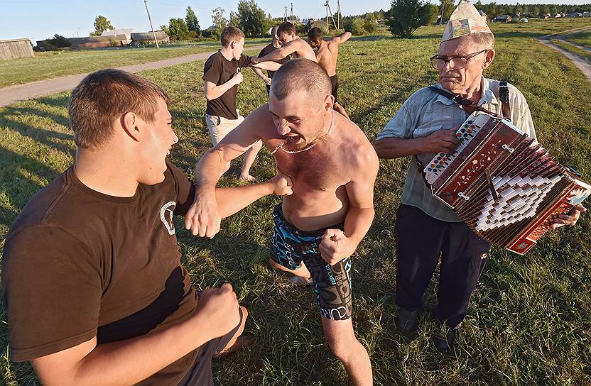 Стенка на стенку