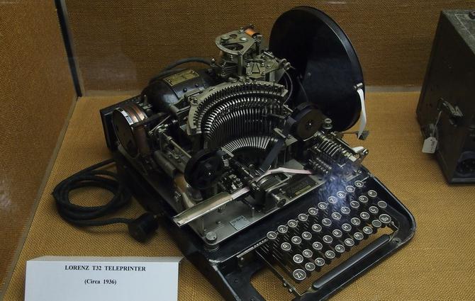 Стартстопный телеграфный аппарат 
