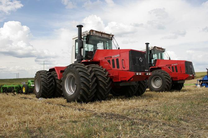 tractor model Kirovets