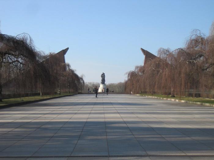 the sculptor of the monument to the warrior the liberator