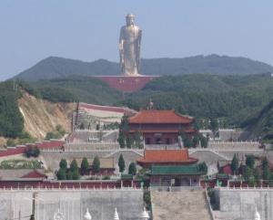 Статуя Будды весеннего храма высота