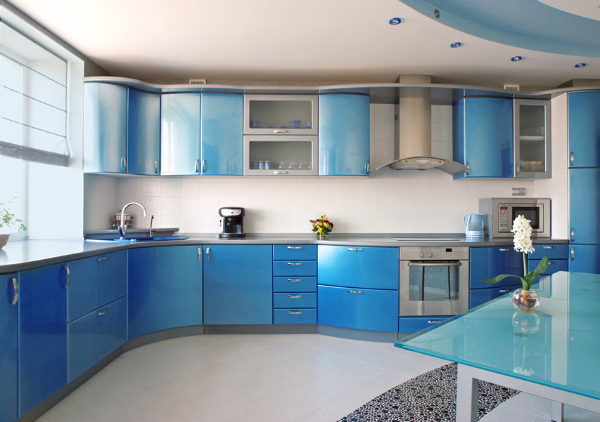 Голубая цветовая гамма в кухне