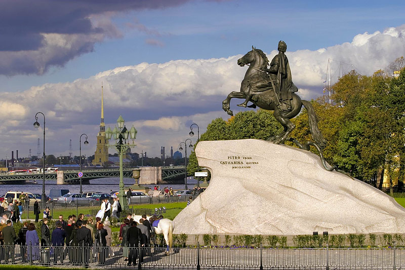 Медный всадник - памятник Петру 1 в Санкт-Петербурге