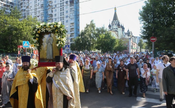 Монастырский крестный ход