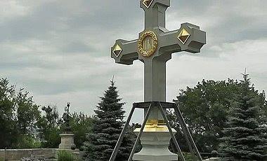 Севостополь Свято - Никольский храм, братское кладбище