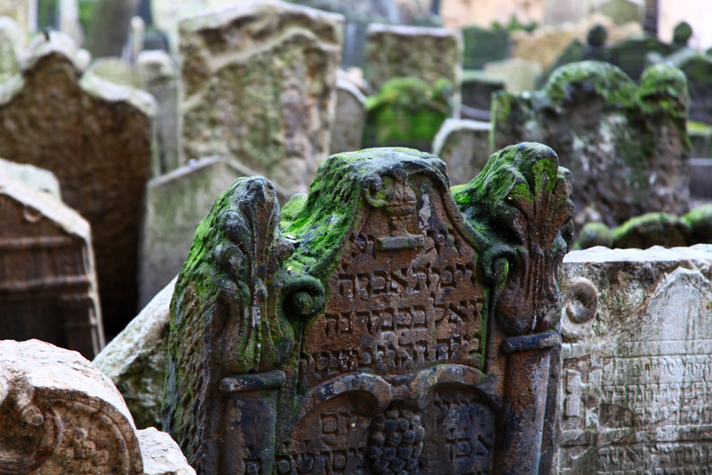 старое еврейское кладбище легенды