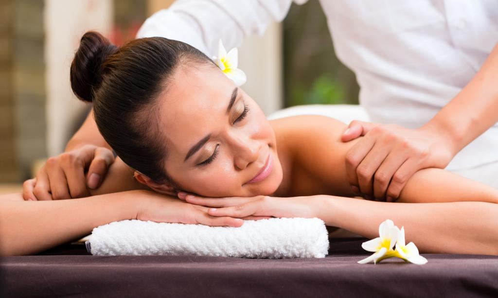 Massage in the salon