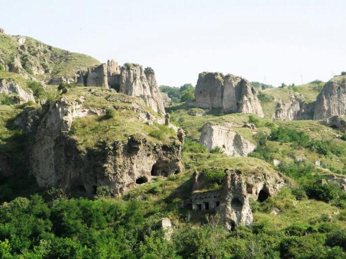 Шакинский водопад (Сюникская область, Армения)