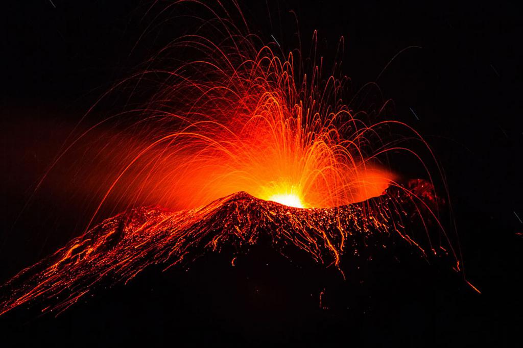 Взрывы на вулкане