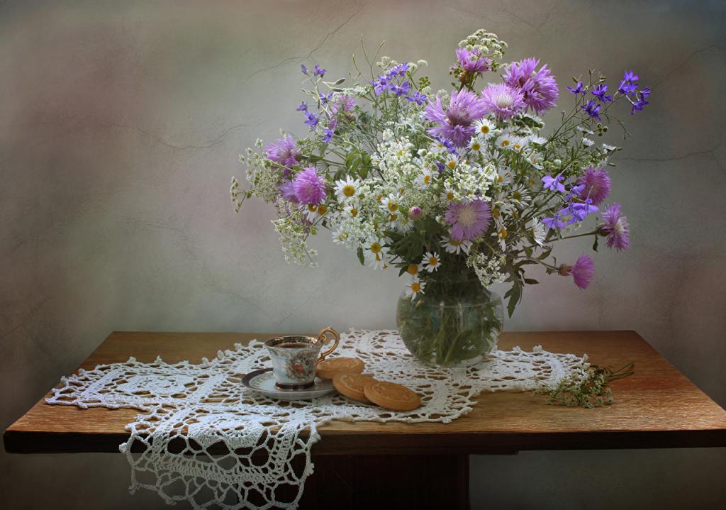 Daisies with cornflowers