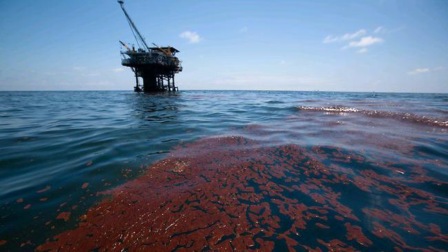 Разливы нефти в море