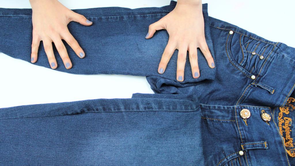 как сделать дырки на джинсах