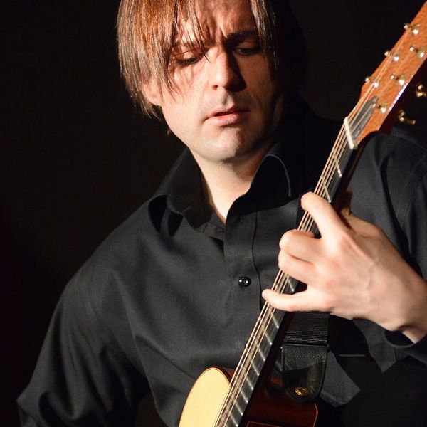 канадский гитарист Эван Добсон