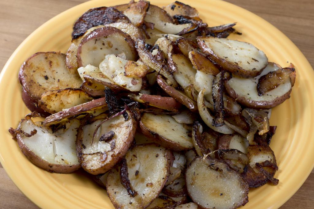 how to fry potatoes in a pan