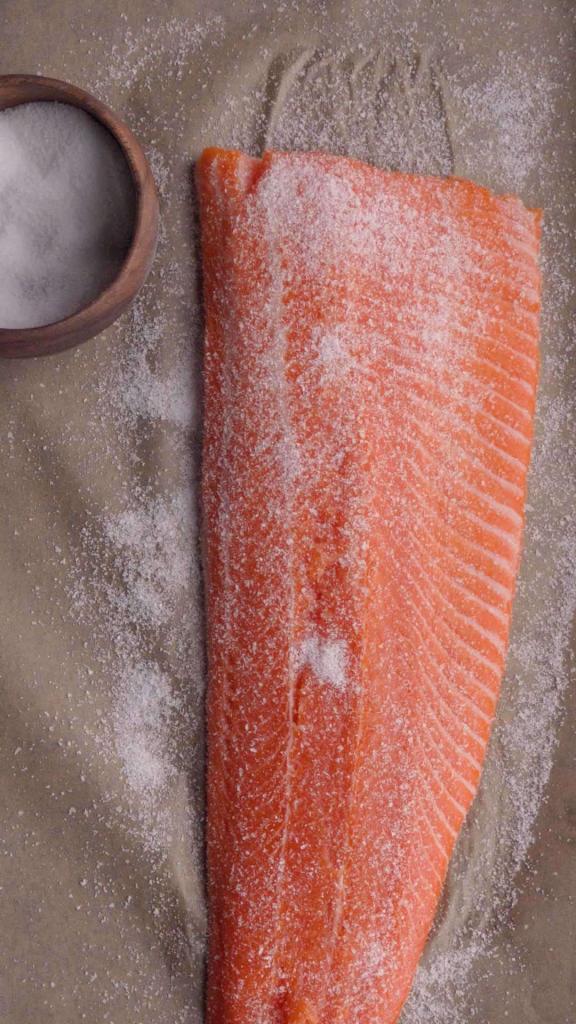pink salmon per 100 calories