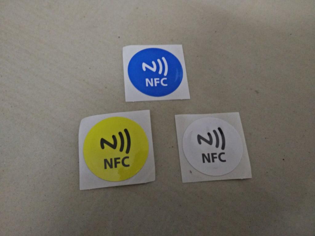 Nfc writer. NFC метка. NFC метка самсунг. NFC метка для бесконтактной оплаты. NFC метка банк.