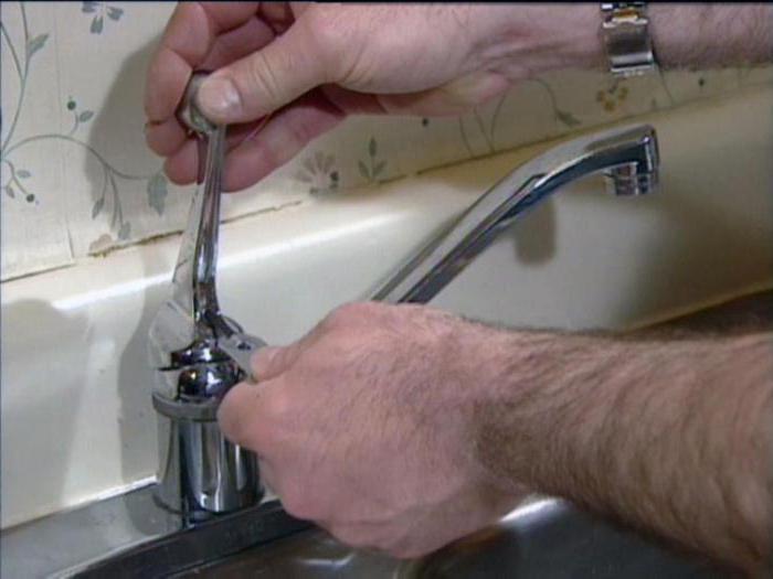 Если капает кран в ванной, как починить его своими руками?