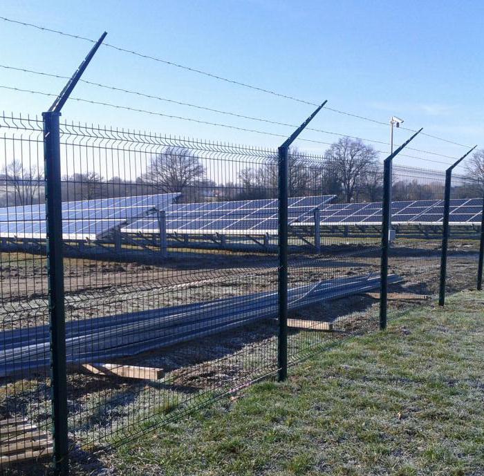 installation of a mesh fence