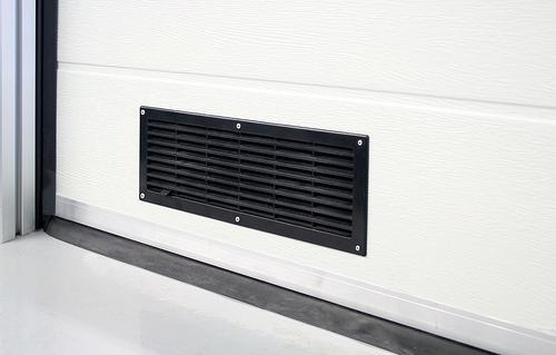 do-it-yourself ventilation in the basement of the garage