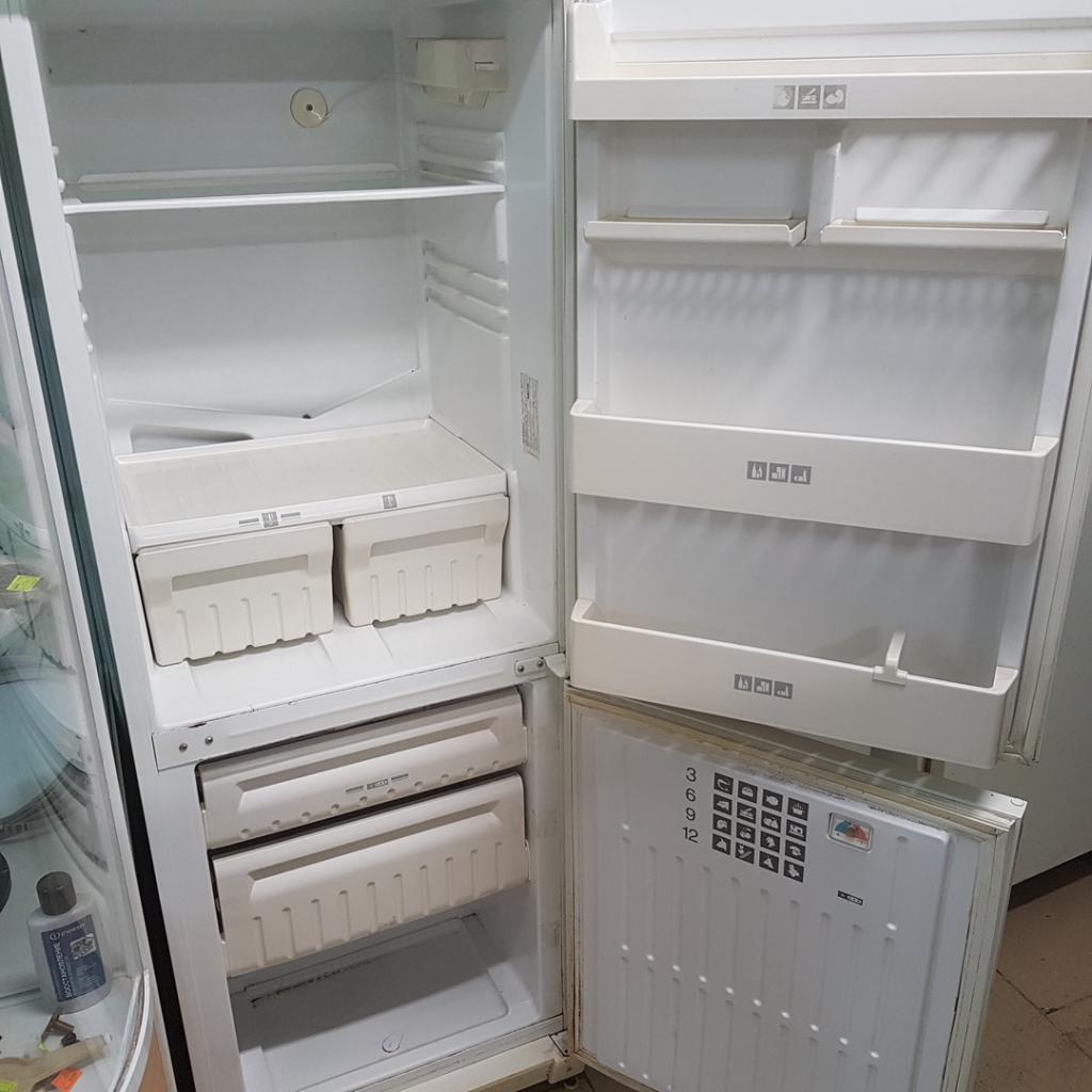 Холодильник Стинол внутри