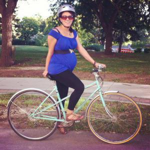 Почему беременным нельзя кататься на велосипеде