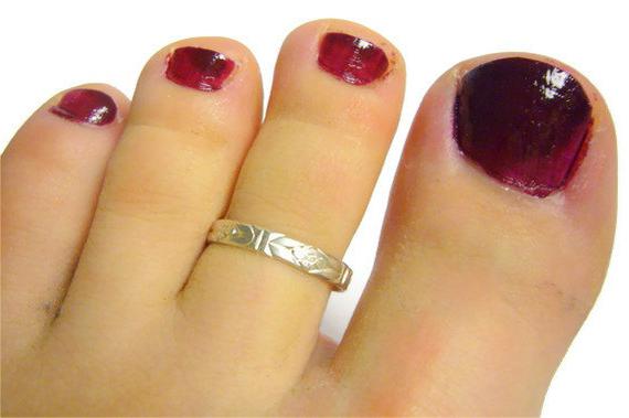 big toe ring