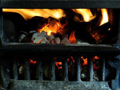 how to properly heat a bath with a metal stove