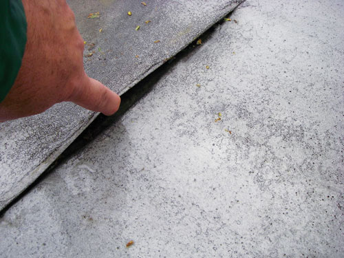 Checking the quality of the built-up roof