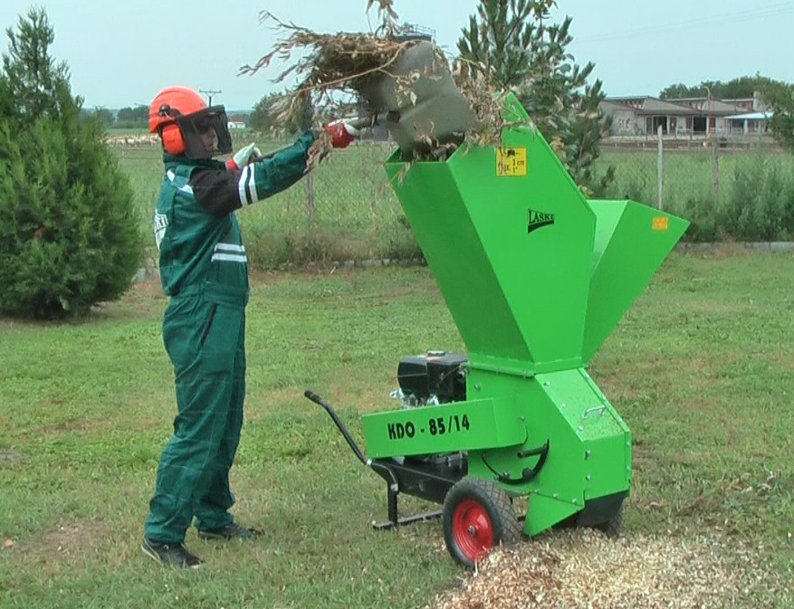 Chopper of grass and branches