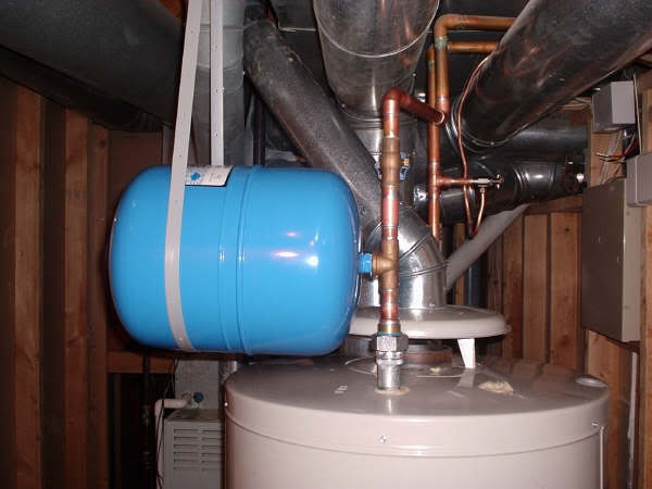 Indirect heating boiler accumulator