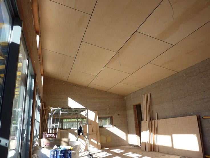 Чем обшить потолок в деревянном доме: обзор материалов, теплоизоляция .