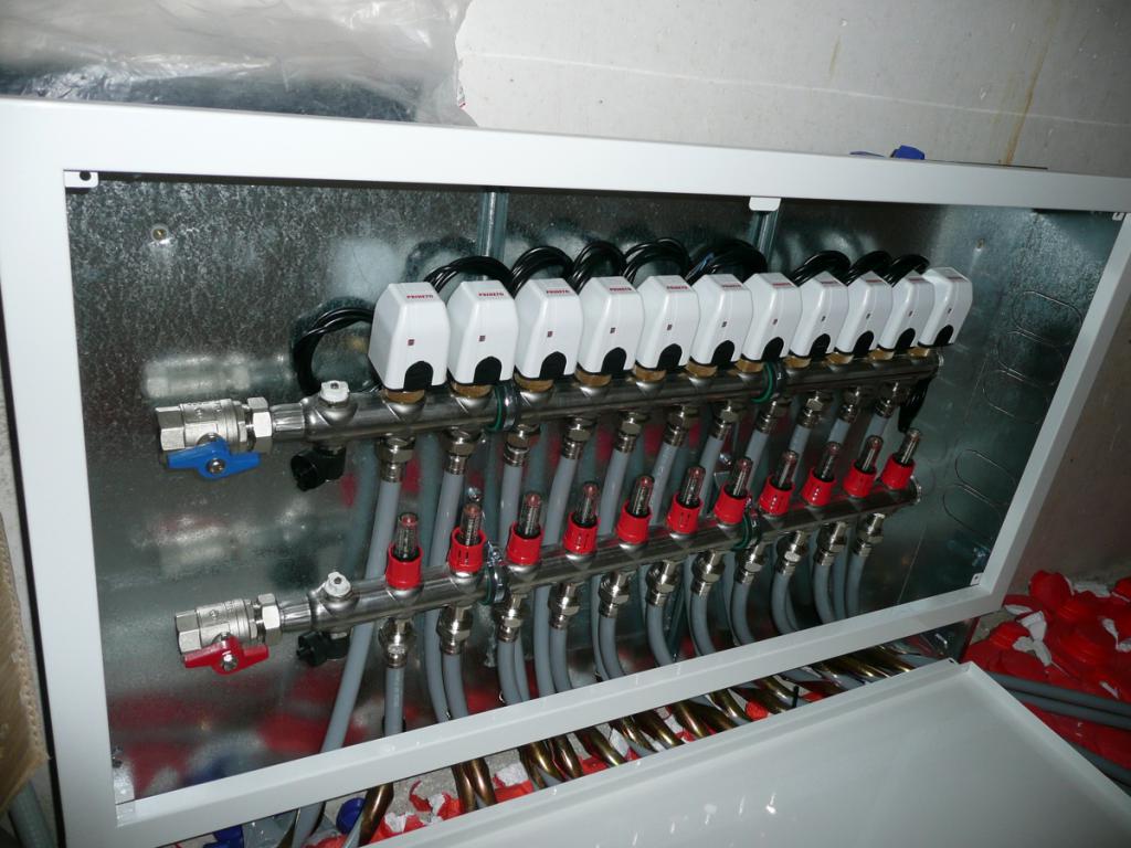 Коллектор системы домашнего отопления