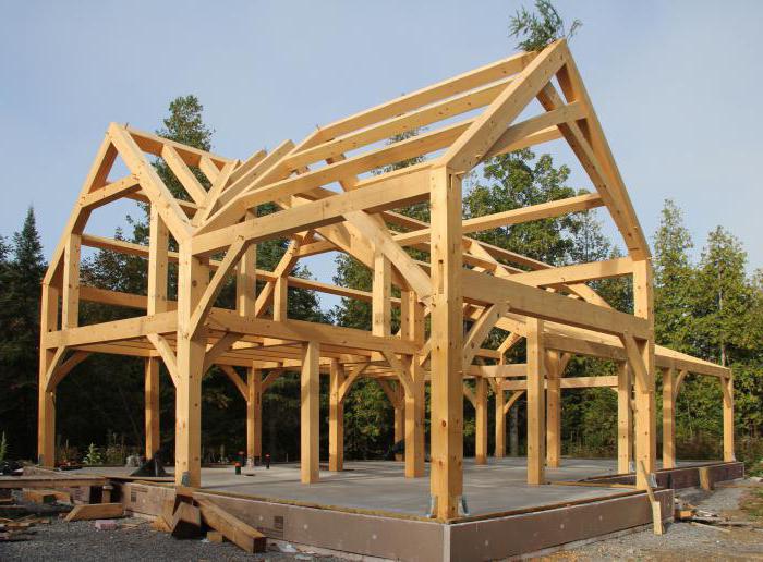 installation of flooring in a frame house on stilts