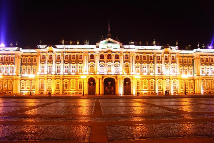 Description of the winter palace in St. Petersburg